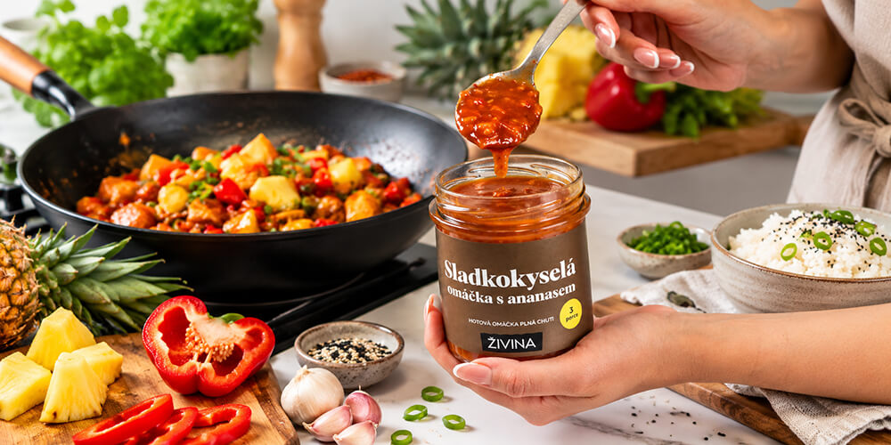 ŽIVINA Sladkokyselá omáčka s ananasem 300g